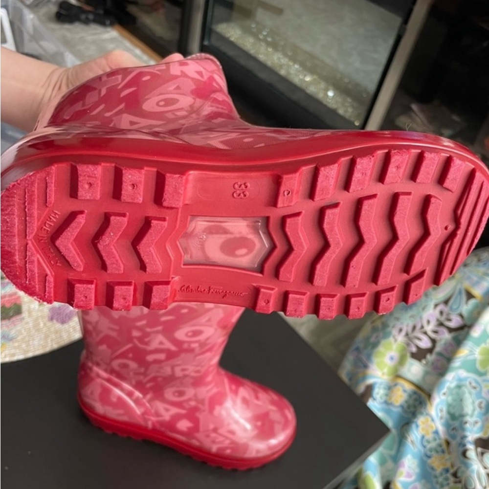 Ferragamo rain shoes - Picture 6 of 6